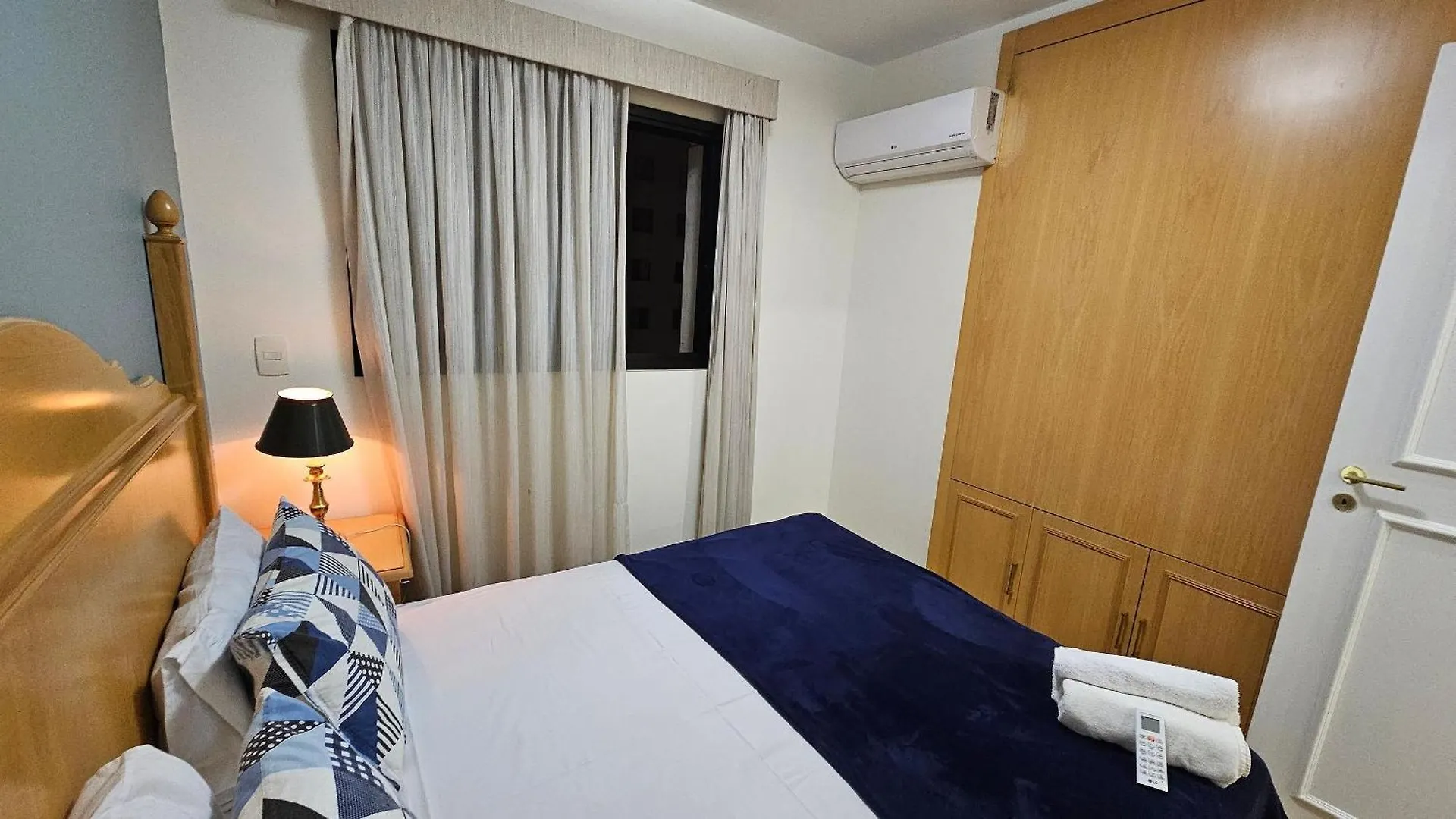 Apartamento Com Sacada Perto Shopping Ibirapuera Sao Paulo Apartment